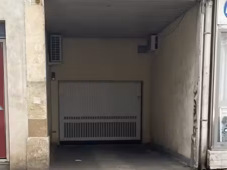 box fermé en parking souterrain - 19 m2