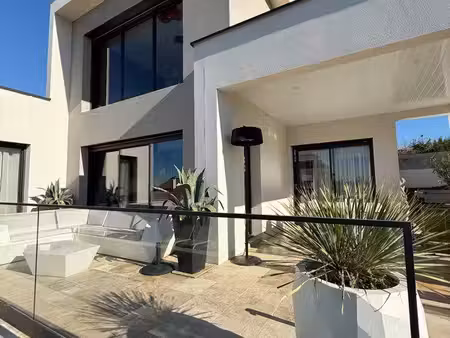 villa contemporaine 205 m² – piscine  jacuzzi  cinéma – aubière