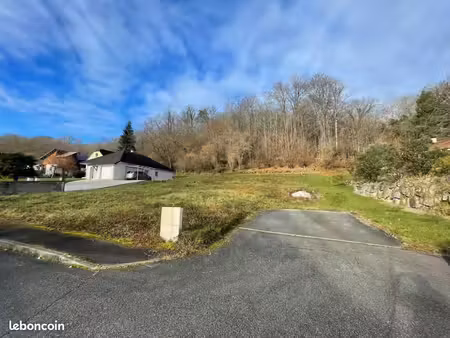 terrain 883 m² gan