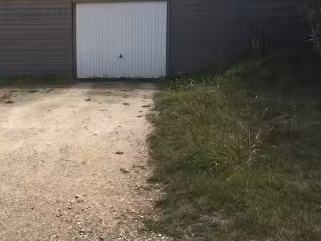 garage de 30m² sur un terrain de 78m² et container de 15m²