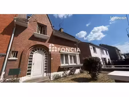 maison semi-individuelle garage et jardin de 600m2