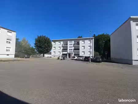 location d'un beau f4 lumineux en cours de rénovation rue des acacias creutzwald