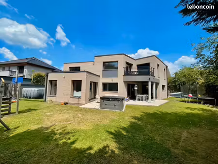 leers maison cubique récente 220m² habitables sur une parcellde de 630m²