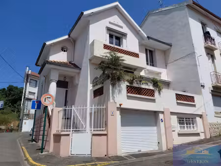 maison de ville à deux pas des sanctuaires