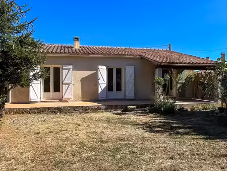 exclusivite - maison de plain-pied de 80 m² habitables avec jardin et garage attenant