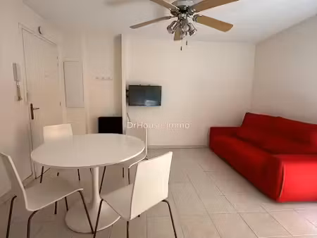 location meublée appartement 2 pièces 38 m² à beausoleil (06240)  1 300 €
