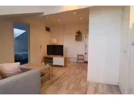 location meublée appartement 2 pièces 39.52 m² à ecully (69130)  700 €