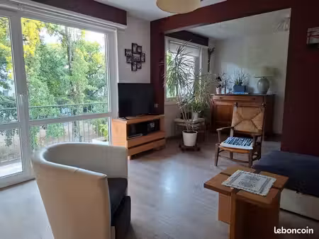 appartement t4 lumineux de 75 72 m² avec balcon  garage et cave