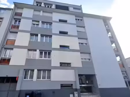 location meublée appartement 2 pièces 45.94 m² à lorient (56100)  685 €