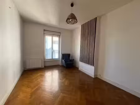 location appartement 3 pièces 78.7 m² à villeurbanne (69100)  900 €