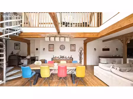 maison 8 pièces 204 m²