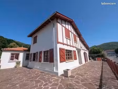 maison 5 pièces 130 m²