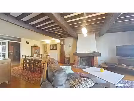 maison 7 pièces 258 m²