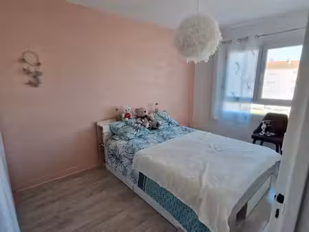 lumineux f3 traversant avec balcon & cuisine équipée – quartier montplaisir