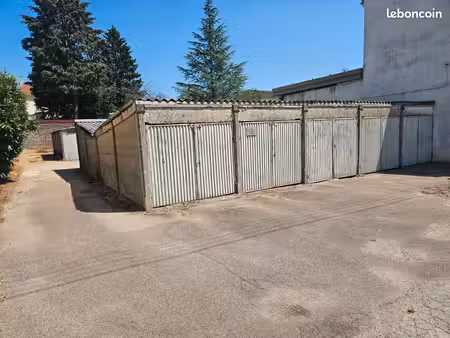 vends 20 garages/box