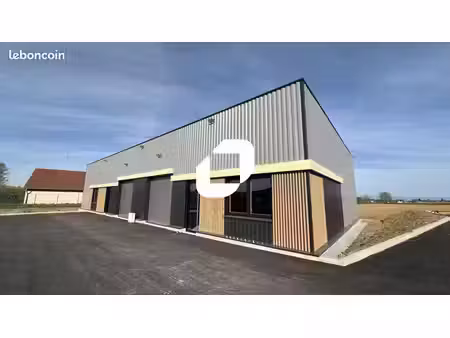local d'activité 152 m²