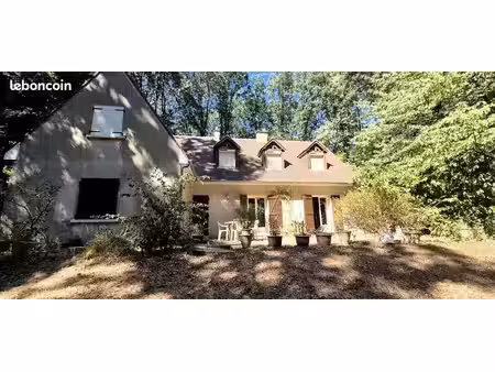 maison 9 pièces 213 m²