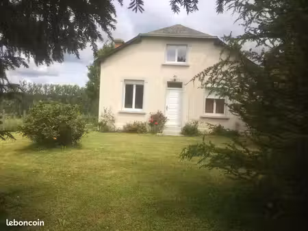 jolie maison de caractère rénovée -88m2- avec terrain clos de 820 m2 le tronchet (72170) d