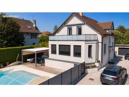 villa 4 pièces 150 m²