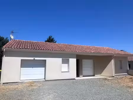 maison plein pied de 110 m² avec garage et terrain de 729 m²
