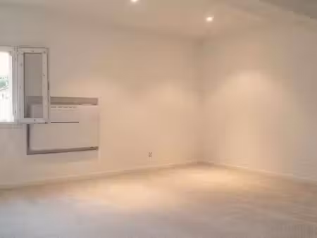 appartement t1 entièrement rénové – 28 m² – intramuros place pie - vente à terme