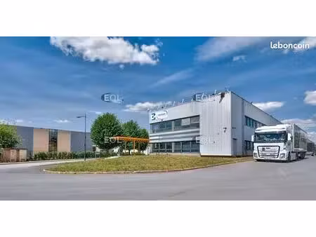local bureaux 1 040 m²