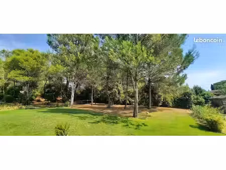 terrain à bâtir de 1572 m² à carpentras (84)