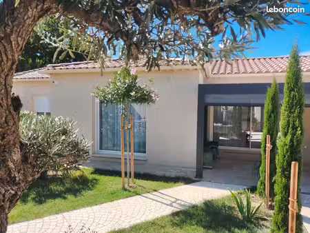 maison de plain pied 115 m2 - 4 chambres - piscine