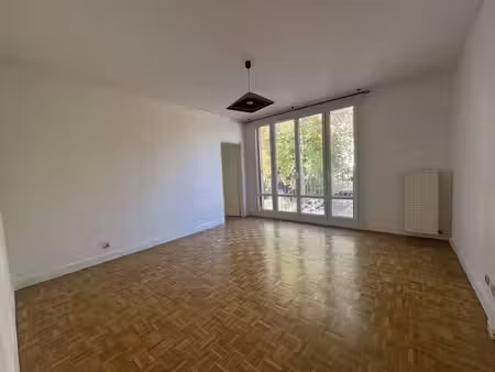 t3 - la mulatiere - balcon - cave et garage