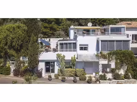 maison en bord de mer avec terrasse le lavandou (83)