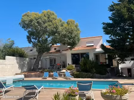 demeure de charme de 260 m² avec 5 chambres et piscine – saint-jean-de-monts  quartier des