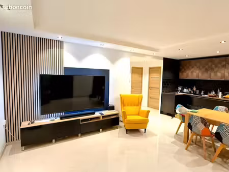 appartement t4 d’exception – 75 65 m² – terrasse 12 m² – garage fermé – hyères gare/godill