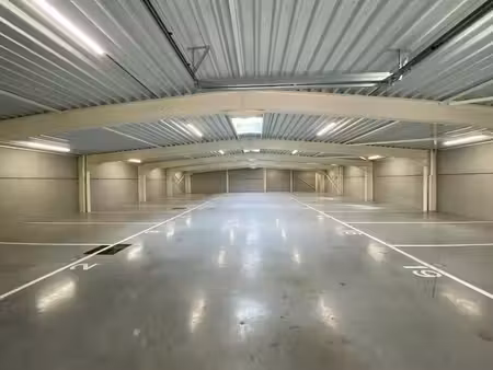 overdekte autostaanplaats te huur centrum roeselare