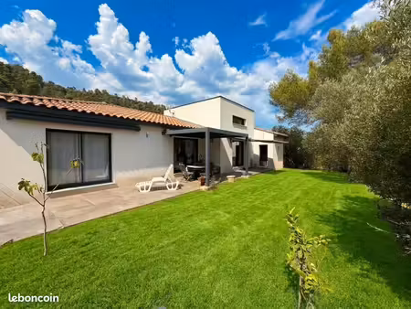 villa 4 pièces 113 m²