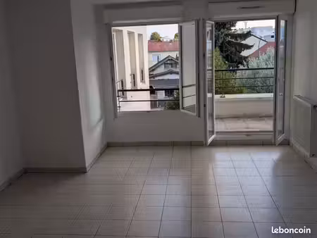 t2 lumineux de 43 m² avec balcon & parking – drancy centre