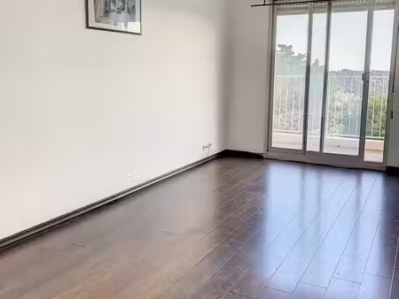 studio 1 pièce 31 m²