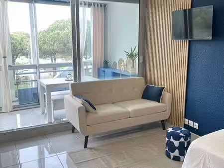 studio cabine meublé 27 m² • parking • loggia • résidence sécurisée • septembre à mai