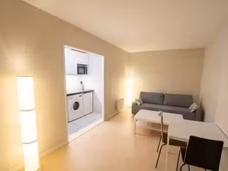 t2 meublé 36 m² - 3 min gare - parking + cave