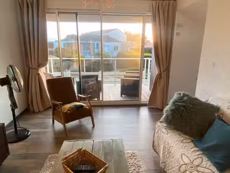 appartement meublé à louer à la chaume  vue mer  de octobre à juin 2027 inclus