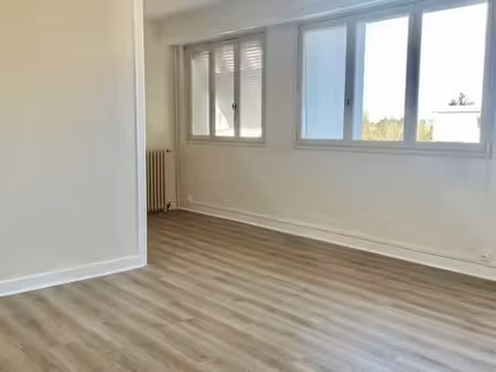 appartement 3 pièces 81 m²