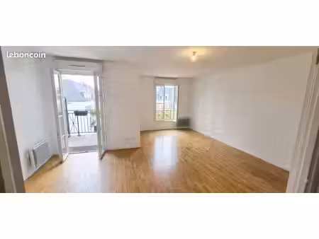 t4 lumineux de 96 m² avec balcon & parking – serris (val d'europe)