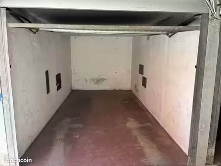 garage box fermé sécurisé à louer – petit port / bourgeonnière