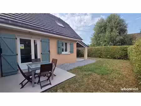 maisonnette meublée avec jardin ?