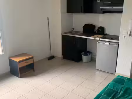 a louer studio cenon 22m²