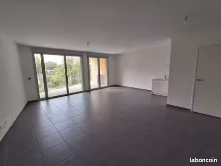 t3 neuf avec garage et terrasse