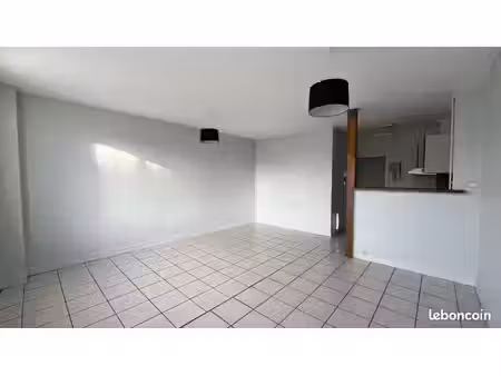 studio 1 pièce 30 m²