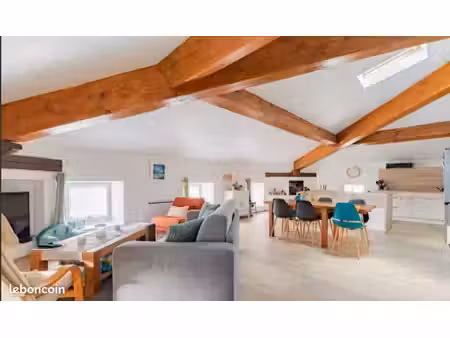 a louer  appartement entièrement rénové plein centre mirepoix