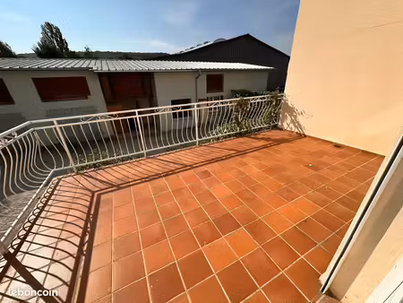 t3 - garage et terrasse - proche centre-ville - elec inclu