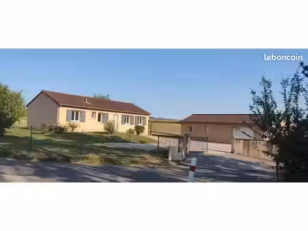 maison f4 avec dépendances et terrain de 1000 m2