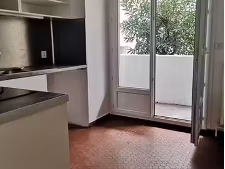 a louer appartement f2 58m² + box + cave